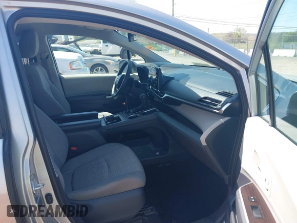 2021 Toyota Sienna LE с VIN 5TDKRKEC0MS028137, выставлен на аукционе IAAI как лот 41986511 с пробегом 76 918 миль миль и . История ставок и продаж доступна на DreamBid. Изображение 5.