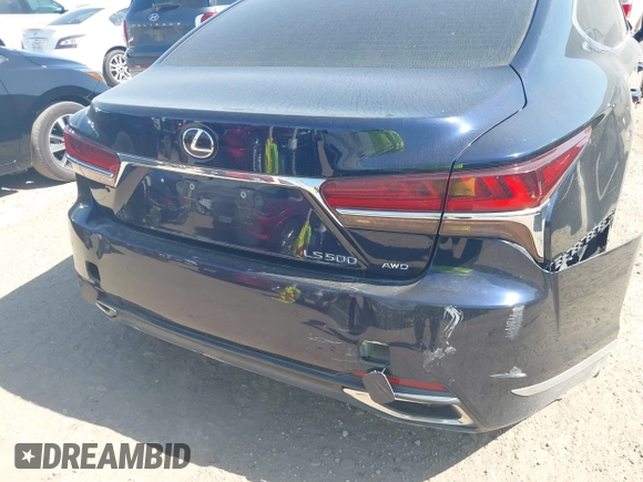 2018 Lexus LS with VIN JTHC5LFF5J5001627, listed as a IAAI auction lot 42021175 with 1 mi miles. Bid and sale history available at carsss.com. Image 18.