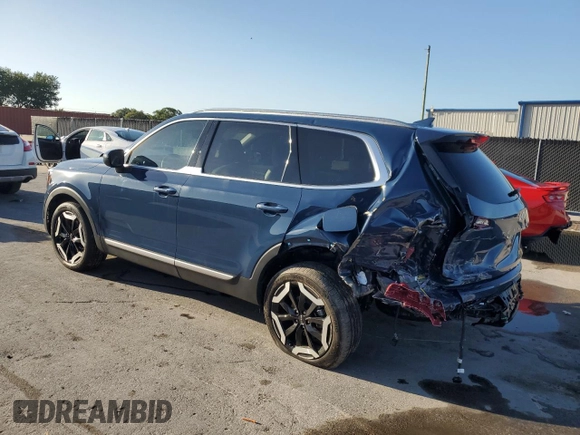 2024 Kia Telluride S with VIN 5XYP64GC3RG489652, listed as a Copart auction lot 61755995 with 9,479 mi miles and Salvage title. Bid and sale history available at DreamBid. Image 2.