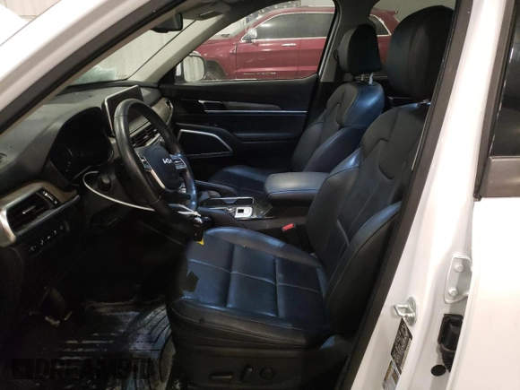 2022 Kia Telluride EX z VIN 5XYP3DHC3NG251298, wystawiony jako Copart lot #43789895 z przebiegiem 49 036 mil mil oraz Szkoda całkowita • Salvage title. Historia ofert i sprzedaży dostępna na DreamBid. Obrazek 7.