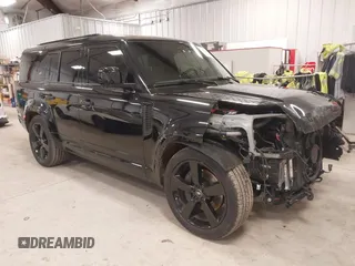 2024 Land Rover Defender X-Dynamic SE z VIN SALE2FEU1R2300221, wystawiony jako IAAI lot #41579863 z przebiegiem 13 981 mil mil oraz . Historia ofert i sprzedaży dostępna na DreamBid. Obrazek 1.