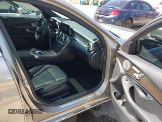 2019 Mercedes-Benz C 300 с VIN 55SWF8EB4KU314142, выставлен на аукционе IAAI как лот 41999022 с пробегом 47 150 миль миль и . История ставок и продаж доступна на DreamBid. Изображение 5.