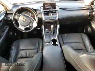 2017 Lexus NX 200t z VIN JTJBARBZ0H2142674, wystawiony jako Copart lot #80625184 z przebiegiem 105 990 mil mil oraz Szkoda całkowita • Salvage title. Historia ofert i sprzedaży dostępna na DreamBid. Obrazek 8.