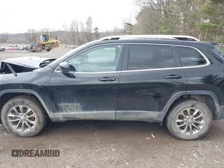 2019 Jeep Cherokee Latitude Plus with VIN 1C4PJMLB1KD237138, listed as a IAAI auction lot 41956339 with 81,180 mi miles. Bid and sale history available at carsss.com. Image 14.