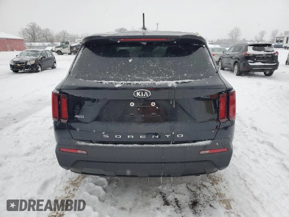 2021 Kia Sorento LX z VIN 5XYRGDLC5MG052952, wystawiony jako Copart lot #88166955 z przebiegiem 67 725 mil mil oraz Szkoda całkowita • Salvage title. Historia ofert i sprzedaży dostępna na DreamBid. Obrazek 6.