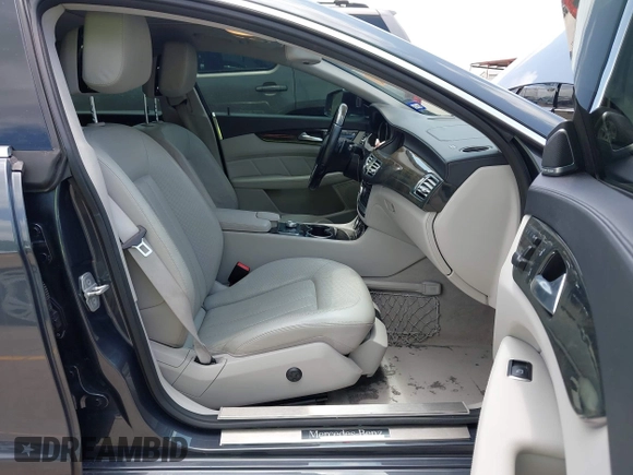 2013 Mercedes-Benz CLS 550 z VIN WDDLJ7DB5DA083509, wystawiony jako IAAI lot #42371216 z przebiegiem 87 639 mil mil oraz . Historia ofert i sprzedaży dostępna na DreamBid. Obrazek 5.