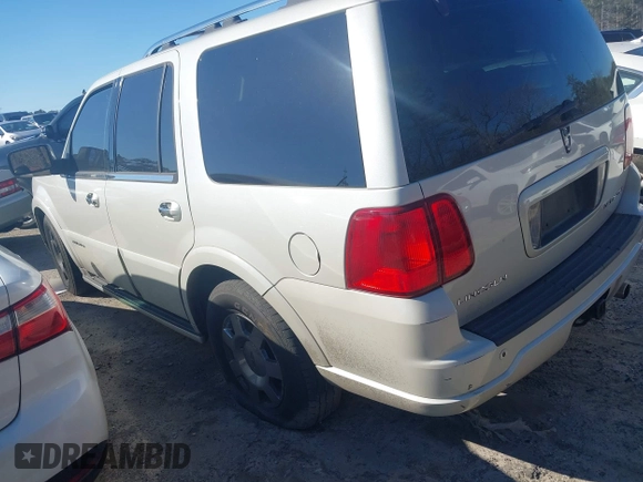 2006 Lincoln Navigator Luxury with VIN 5LMFU28596LJ00902, listed as a IAAI auction lot 41616137 with 0 mi miles. Bid and sale history available at carsss.com. Image 3.