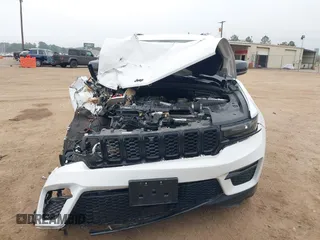 2023 Jeep Grand Cherokee Limited with VIN 1C4RJHBG6PC533640, listed as a IAAI auction lot 41499772 with Not provided miles and . Bid and sale history available at DreamBid. Image 12.