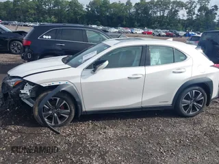 2020 Lexus UX 250h z VIN JTHP9JBH8L2023403, wystawiony jako IAAI lot #40035496 z przebiegiem 42 902 mil mil oraz . Historia ofert i sprzedaży dostępna na DreamBid. Obrazek 14.