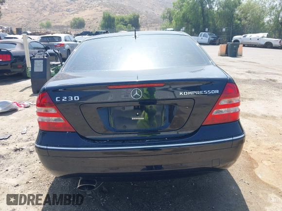 2005 Mercedes-Benz C 230 Kompressor z VIN WDBRF40J55F627804, wystawiony jako IAAI lot #42466121 z przebiegiem Nie podano mil oraz . Historia ofert i sprzedaży dostępna na DreamBid. Obrazek 16.