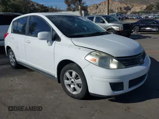 2009 Nissan Versa 1.8 SL with VIN 3N1BC13E19L389134, listed as a IAAI auction lot 41620431 with 190,884 mi miles. Bid and sale history available at carsss.com. Image 1.