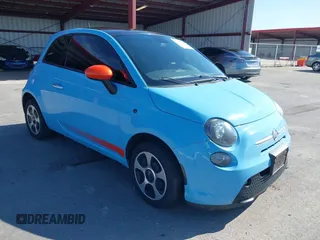 2015 FIAT 500e z VIN 3C3CFFGEXFT522859, wystawiony jako IAAI lot #42323797 z przebiegiem 71 503 mil mil oraz . Historia ofert i sprzedaży dostępna na DreamBid. Obrazek 1.