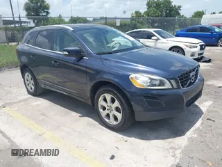2013 Volvo XC60 3.2L с VIN YV4952DL9D2379001, выставлен на аукционе IAAI как лот 42500637 с пробегом 225 031 миль миль и . История ставок и продаж доступна на DreamBid. Изображение 1.