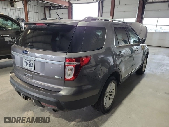 2014 Ford Explorer XLT z VIN 1FM5K8D88EGB20198, wystawiony jako IAAI lot #42410061 z przebiegiem 204 165 mil mil oraz . Historia ofert i sprzedaży dostępna na DreamBid. Obrazek 40.