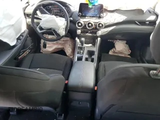 2024 Nissan Sentra SV z VIN 3N1AB8CV4RY388943, wystawiony jako Copart lot #59738925 z przebiegiem 7 596 mil mil oraz Szkoda całkowita • Salvage title. Historia ofert i sprzedaży dostępna na DreamBid. Obrazek 8.