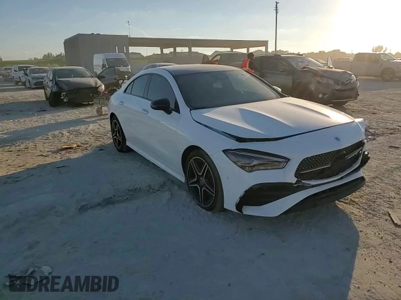 2025 Mercedes-Benz CLA 250 z VIN W1K5J4GB1SN506451, wystawiony jako Copart lot #42351085 z przebiegiem 4 240 mil mil oraz Szkoda całkowita • Salvage title. Historia ofert i sprzedaży dostępna na DreamBid. Obrazek 10.
