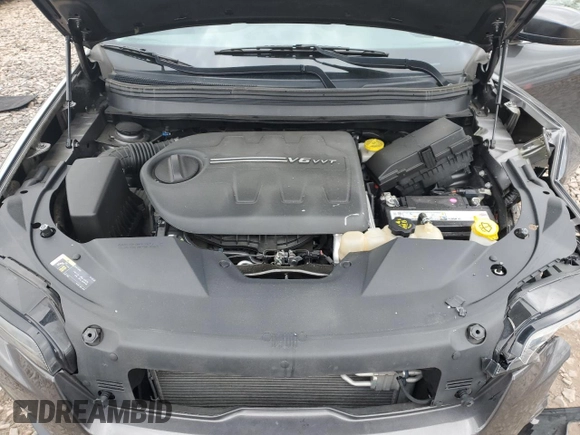 2019 Jeep Cherokee Latitude Plus z VIN 1C4PJMLXXKD398874, wystawiony jako Copart lot #53230615 z przebiegiem 81 386 mil mil oraz Szkoda całkowita • Salvage title. Historia ofert i sprzedaży dostępna na DreamBid. Obrazek 14.
