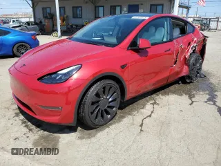 2023 Tesla Model Y Performance z VIN 7SAYGDEF1PF743512, wystawiony jako Copart lot #55120315 z przebiegiem 42 470 mil mil oraz Szkoda całkowita • Salvage title. Historia ofert i sprzedaży dostępna na DreamBid. Obrazek 1.