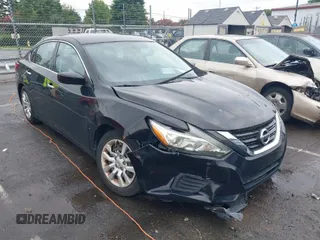 2016 Nissan Altima SR with VIN 1N4AL3APXGN351283, listed as a IAAI auction lot 39940124 with 118,192 mi miles and . Bid and sale history available at carsss.com. Image 1.
