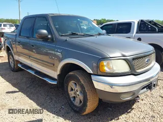 2003 Ford F-150 XLT with VIN 1FTRW08L83KC00394, listed as a IAAI auction lot 41998367 with 235,868 mi miles. Bid and sale history available at carsss.com. Image 1.