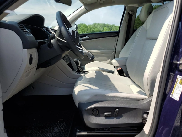 2023 Volkswagen Tiguan SE with VIN 3VVMB7AX3PM036760, listed as a Copart auction lot 59784005 with 21,603 mi miles and Salvage title. Bid and sale history available at DreamBid. Image 7.