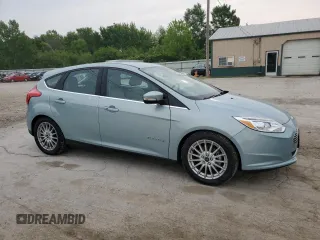 2013 Ford Focus Electric with VIN 1FADP3R42DL264058, listed as a Copart auction lot 59331665 with 43,266 mi miles and Salvage title. Bid and sale history available at DreamBid. Image 4.