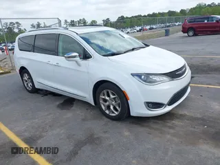 2018 Chrysler Pacifica Limited z VIN 2C4RC1GG5JR330263, wystawiony jako IAAI lot #41953935 z przebiegiem 92 038 mil mil oraz . Historia ofert i sprzedaży dostępna na DreamBid. Obrazek 1.