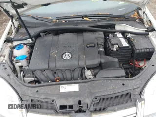 2010 Volkswagen Jetta SE with VIN 3VWRZ7AJ4AM109957, listed as a IAAI auction lot 42318933 with 102,532 mi miles and . Bid and sale history available at DreamBid. Image 10.