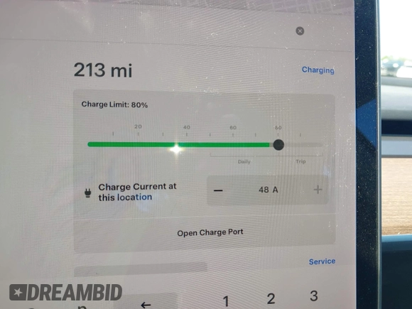 2018 Tesla Model 3 Long Range Battery z VIN 5YJ3E1EB0JF064945, wystawiony jako IAAI lot #42198286 z przebiegiem 35 112 mil mil oraz . Historia ofert i sprzedaży dostępna na DreamBid. Obrazek 18.