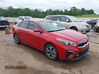 2019 Kia Forte LXS z VIN 3KPF24AD4KE063447, wystawiony jako IAAI lot #42278872 z przebiegiem 70 362 mil mil oraz . Historia ofert i sprzedaży dostępna na DreamBid. Obrazek 1.