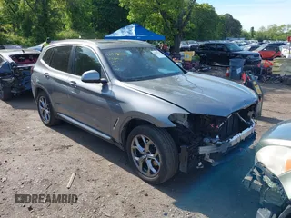 2024 BMW X3 xDrive30i z VIN 5UX53DP09R9U54829, wystawiony jako IAAI lot #42347838 z przebiegiem 36 992 mil mil oraz . Historia ofert i sprzedaży dostępna na DreamBid. Obrazek 1.