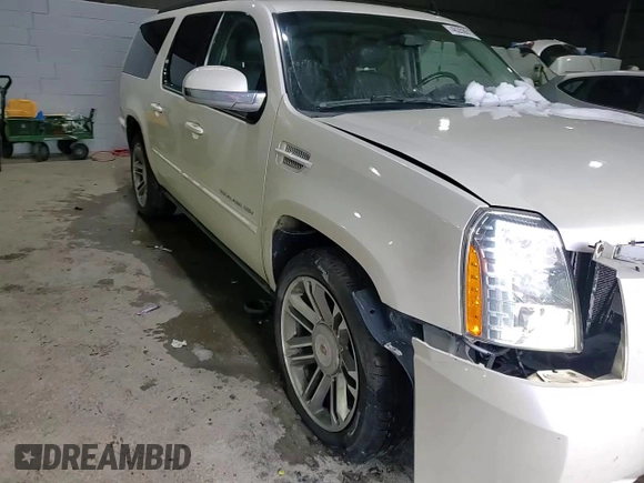 2013 Cadillac Escalade ESV Premium z VIN 1GYS4JEF9DR265575, wystawiony jako Copart lot #46358615 z przebiegiem 285 576 mil mil oraz Szkoda całkowita • Salvage title. Historia ofert i sprzedaży dostępna na DreamBid. Obrazek 11.