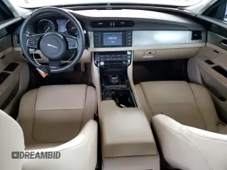 2018 Jaguar XF 25t Premium with VIN SAJBD4FX2JCY69919, listed as a Copart auction lot 65477933 with 17,344 mi miles. Bid and sale history available at carsss.com. Image 8.