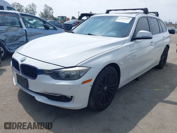 2014 BMW 3 Series 328d xDrive с VIN WBA3K5C50EKT33206, выставлен на аукционе IAAI как лот 42304444 с пробегом 142 918 миль миль и . История ставок и продаж доступна на DreamBid. Изображение 2.