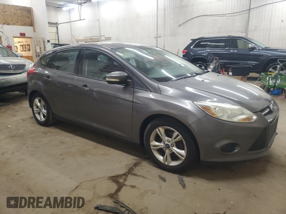 2014 Ford Focus SE z VIN 1FADP3K2XEL255540, wystawiony jako Copart lot #57070215 z przebiegiem 236 707 mil mil oraz Czysty tytuł • Clean title. Historia ofert i sprzedaży dostępna na DreamBid. Obrazek 4.