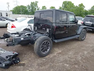 2022 Jeep Gladiator High Altitude with VIN 1C6HJTFG8NL168519, listed as a IAAI auction lot 42439845 with 16,786 mi miles and . Bid and sale history available at DreamBid. Image 4.