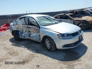 2014 Volkswagen Jetta Sedan S with VIN 3VW2K7AJ3EM310020, listed as a IAAI auction lot 41338164 with 76,456 mi miles. Bid and sale history available at carsss.com. Image 1.