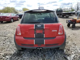 2006 MINI Hardtop S z VIN WMWRE33546TJ38274, wystawiony jako Copart lot #53336105 z przebiegiem 171 593 mil mil oraz Czysty tytuł • Clean title. Historia ofert i sprzedaży dostępna na DreamBid. Obrazek 6.