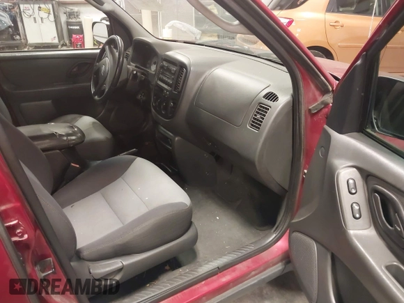 2004 Ford Escape XLS with VIN 1FMYU02184DA03431, listed as a IAAI auction lot 41560791 with 198,648 mi miles and . Bid and sale history available at DreamBid. Image 5.