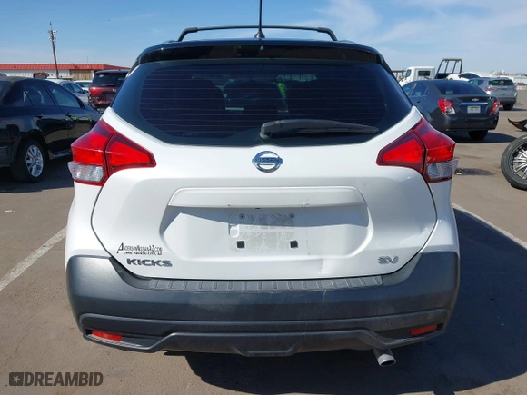 2018 Nissan Kicks SR with VIN 3N1CP5CUXJL504437, listed as a IAAI auction lot 41890907 with 137,572 mi miles. Bid and sale history available at carsss.com. Image 17.