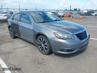 2013 Chrysler 200 Touring with VIN 1C3CCBBB5DN513529, listed as a IAAI auction lot 41886139 with 133,886 mi miles. Bid and sale history available at carsss.com. Image 1.