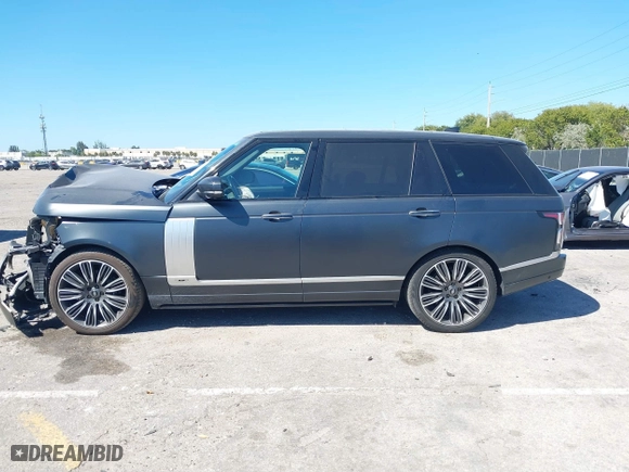2020 Land Rover Range Rover Autobiography with VIN SALGV5SE1LA413848, listed as a IAAI auction lot 41828291 with 47,839 mi miles. Bid and sale history available at carsss.com. Image 15.