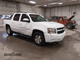 2011 Chevrolet Avalanche LS with VIN 3GNTKEE34BG178216, listed as a IAAI auction lot 41328648 with 246,960 mi miles and . Bid and sale history available at DreamBid. Image 1.