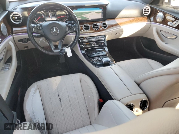 2017 Mercedes-Benz E 300 Luxury z VIN WDDZF4KB2HA054441, wystawiony jako Copart lot #56946975 z przebiegiem 154 968 mil mil oraz Nie do naprawy • Non repairable. Historia ofert i sprzedaży dostępna na DreamBid. Obrazek 8.