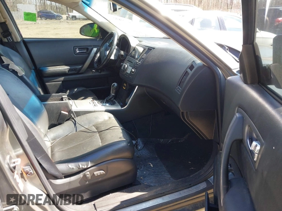 2008 Infiniti FX with VIN JNRAS08W68X202805, listed as a IAAI auction lot 41908721 with 204,061 mi miles and . Bid and sale history available at DreamBid. Image 5.