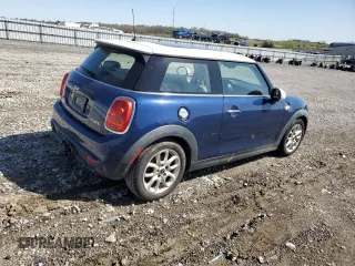 2015 MINI Hardtop S with VIN WMWXP7C59F2A35403, listed as a Copart auction lot 52197025 with 205,303 mi miles and Salvage Title. Bid and sale history available at DreamBid. Image 3.