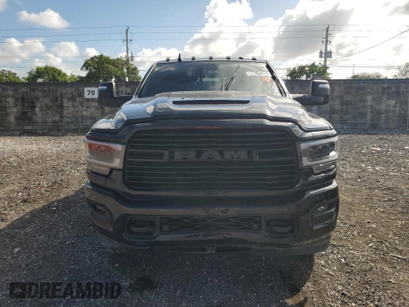 2024 Ram 2500 Laramie z VIN 3C6UR5NL5RG125812, wystawiony jako Copart lot #77317614 z przebiegiem Nie podano mil oraz Nie do naprawy • Non repairable. Historia ofert i sprzedaży dostępna na DreamBid. Obrazek 5.