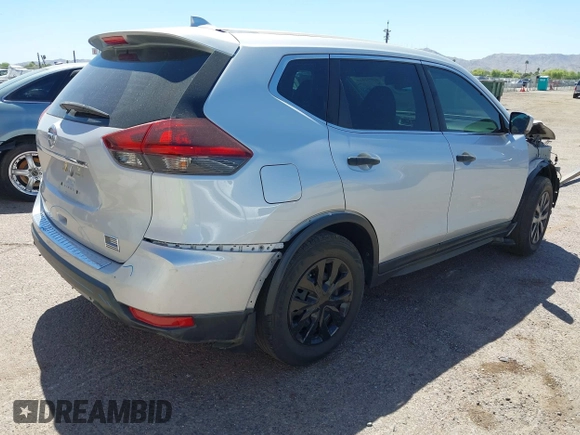 2020 Nissan Rogue S z VIN 5N1AT2MT9LC754458, wystawiony jako IAAI lot #42091440 z przebiegiem 102 338 mil mil oraz . Historia ofert i sprzedaży dostępna na DreamBid. Obrazek 4.