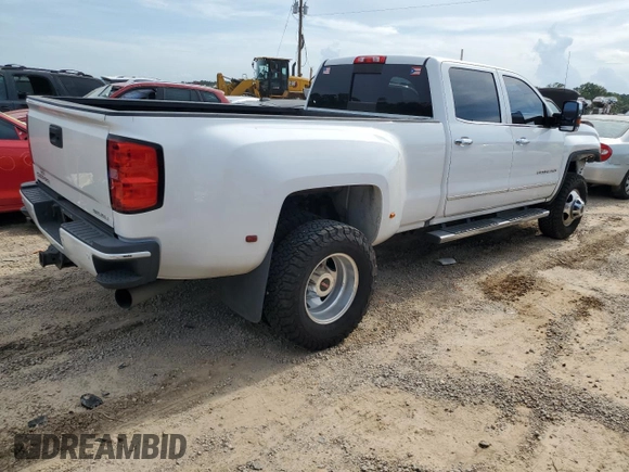 2016 GMC Sierra 3500HD Denali z VIN 1GT42YE84GF304755, wystawiony jako Copart lot #64882644 z przebiegiem 120 309 mil mil oraz Szkoda całkowita • Salvage title. Historia ofert i sprzedaży dostępna na DreamBid. Obrazek 3.