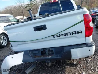 2021 Toyota Tundra 2WD SR with VIN 5TFRY5F10MX297247, listed as a IAAI auction lot 41291084 with 68,685 mi miles. Bid and sale history available at carsss.com. Image 16.